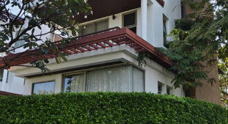 Modern 3 bedroom House located in the popular Boat House beachfront project