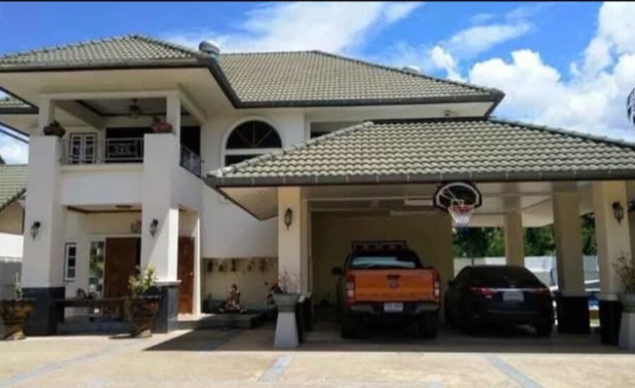 Large house for sale Hua Hin Centre